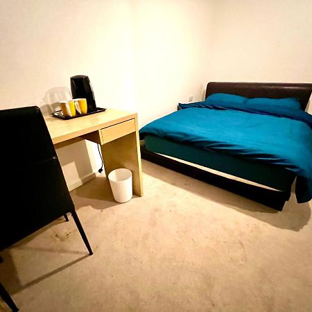 Ensuit Double Room In London, Colindale Edgware Dış mekan fotoğraf