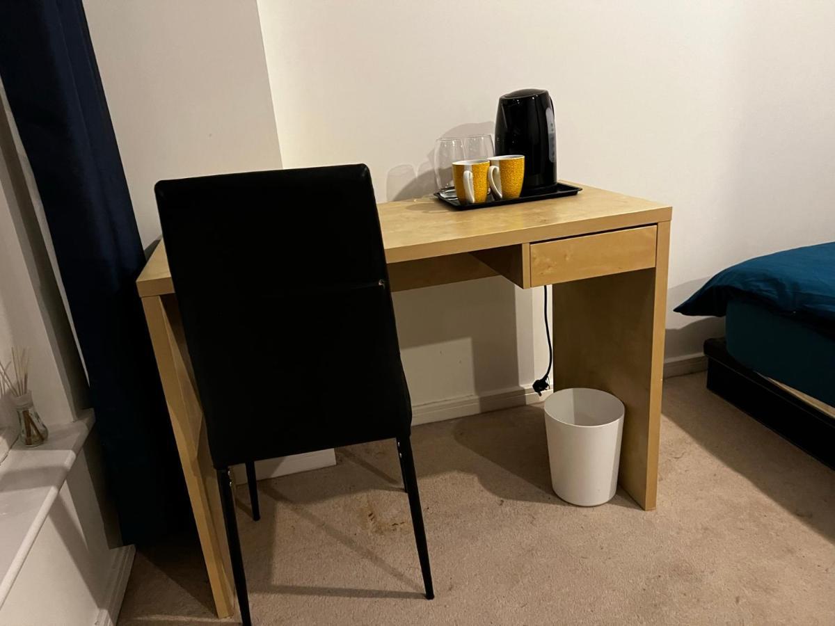 Ensuit Double Room In London, Colindale Edgware Dış mekan fotoğraf
