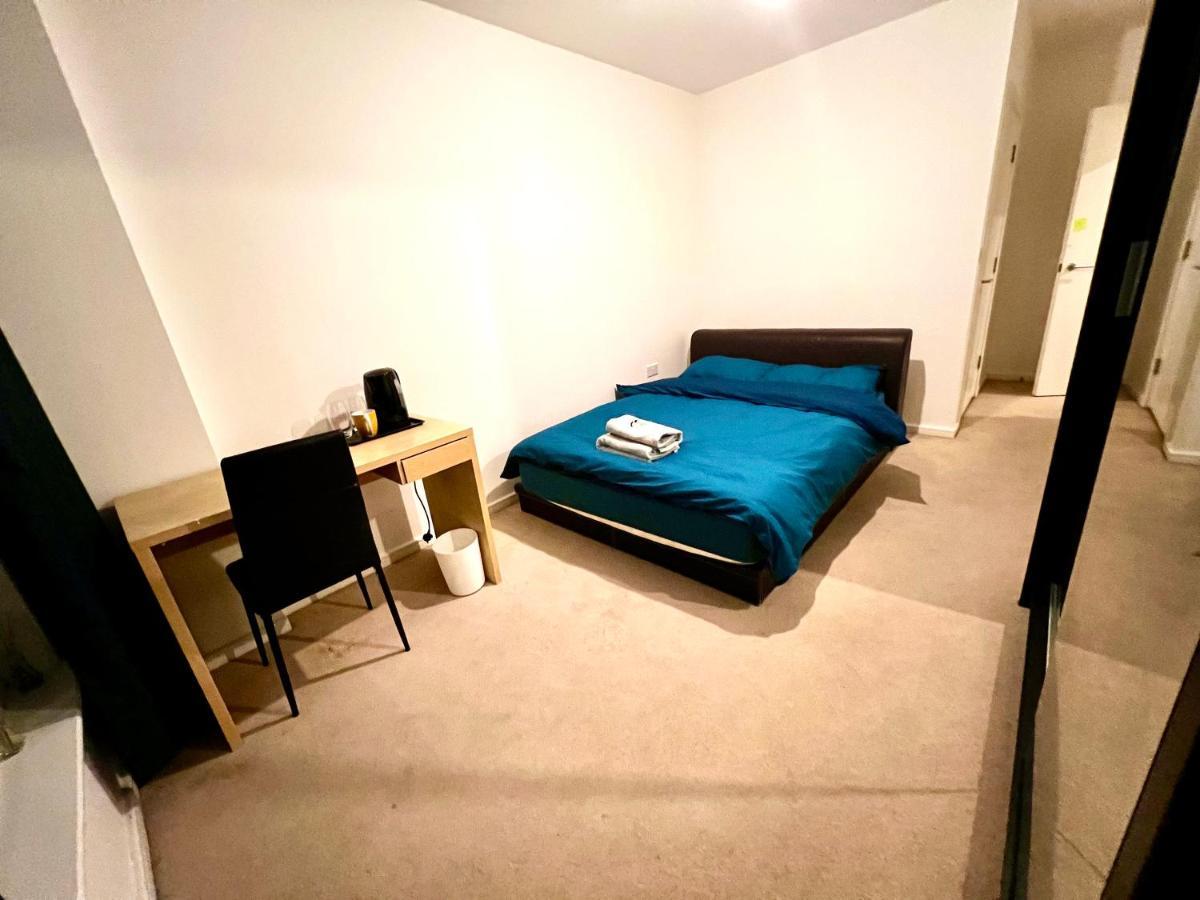 Ensuit Double Room In London, Colindale Edgware Dış mekan fotoğraf